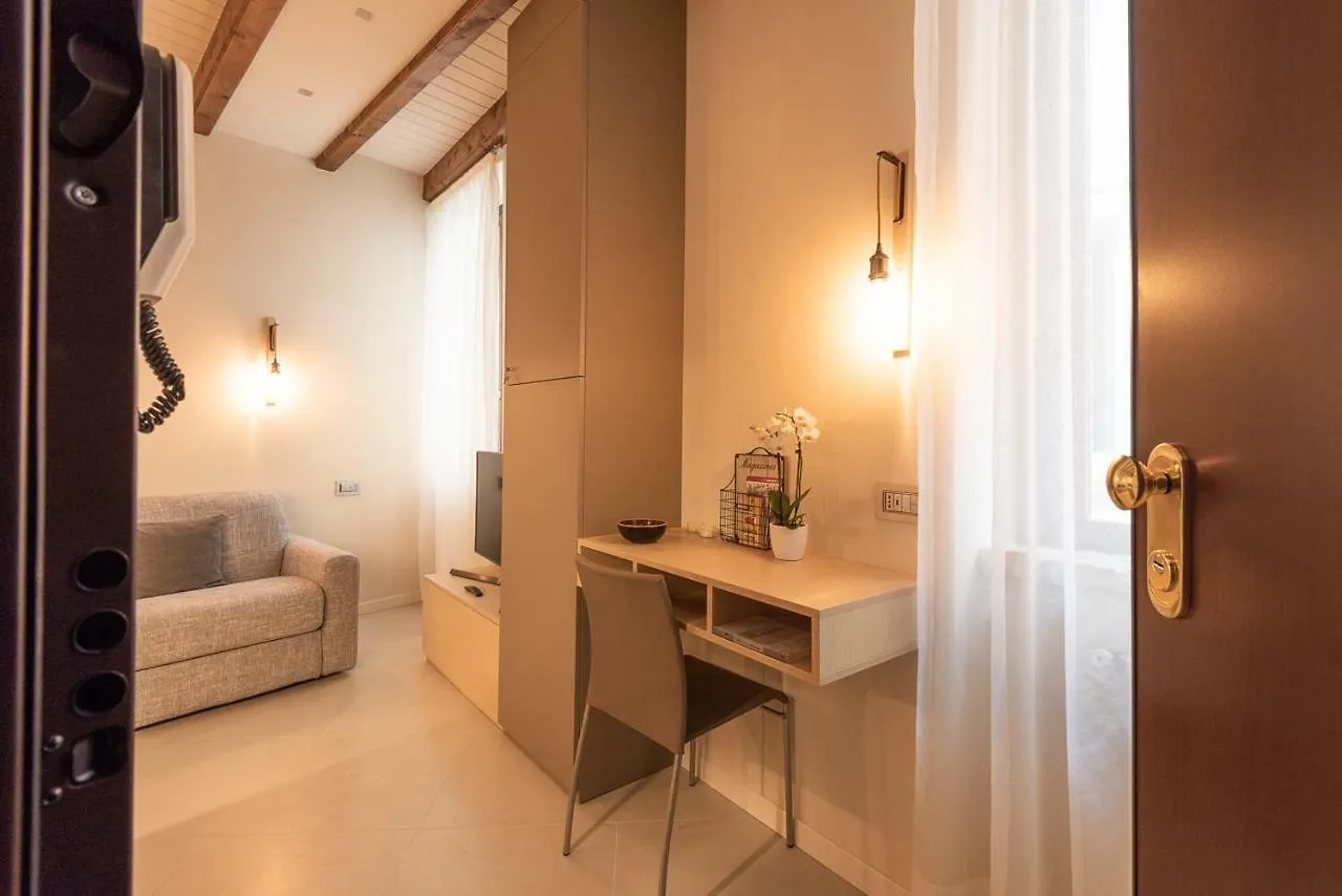 Dreamy Apartment Tre Corone Old Town Desenzano del Garda