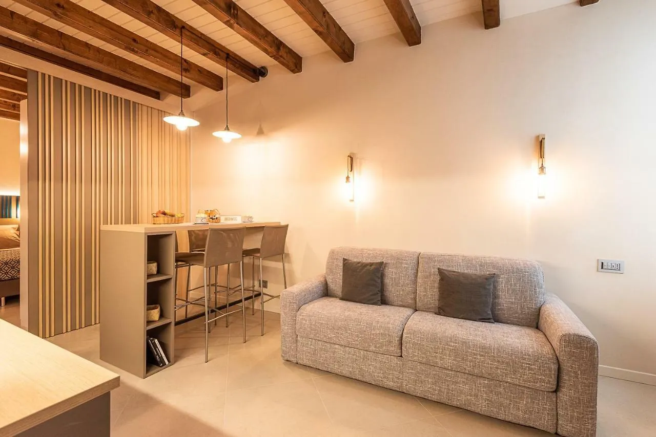 Dreamy Apartment Tre Corone Old Town Desenzano del Garda 0*,  Italien