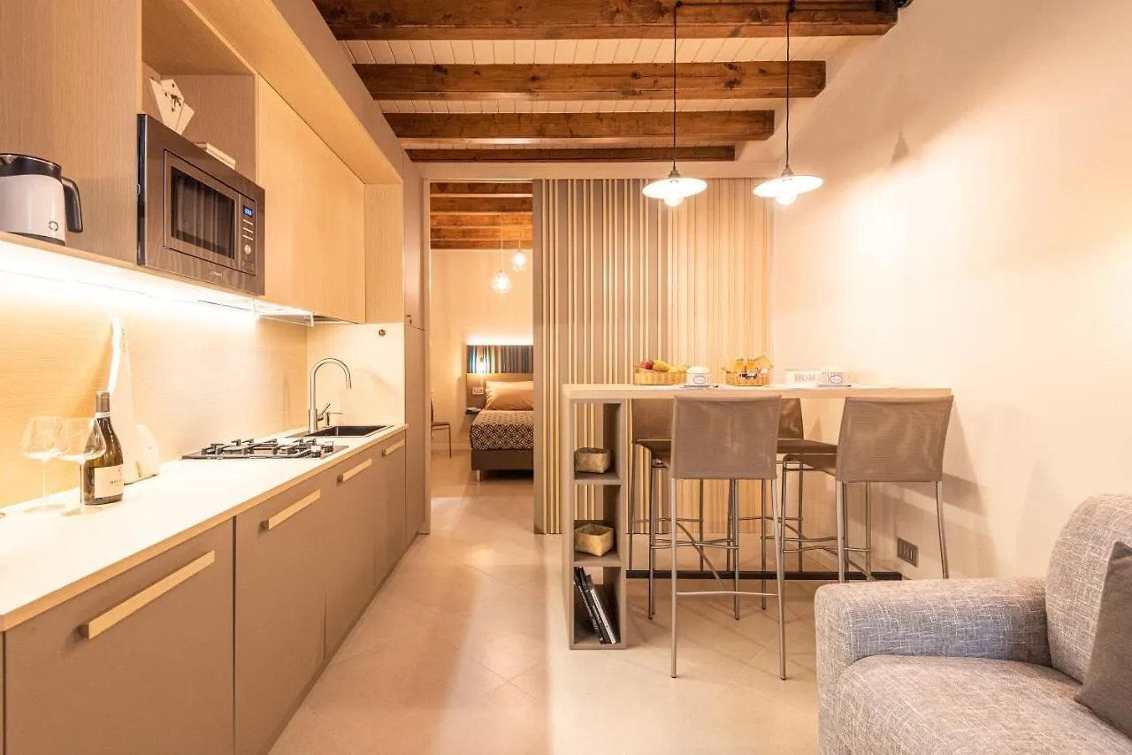 Dreamy Apartment Tre Corone Old Town Desenzano del Garda