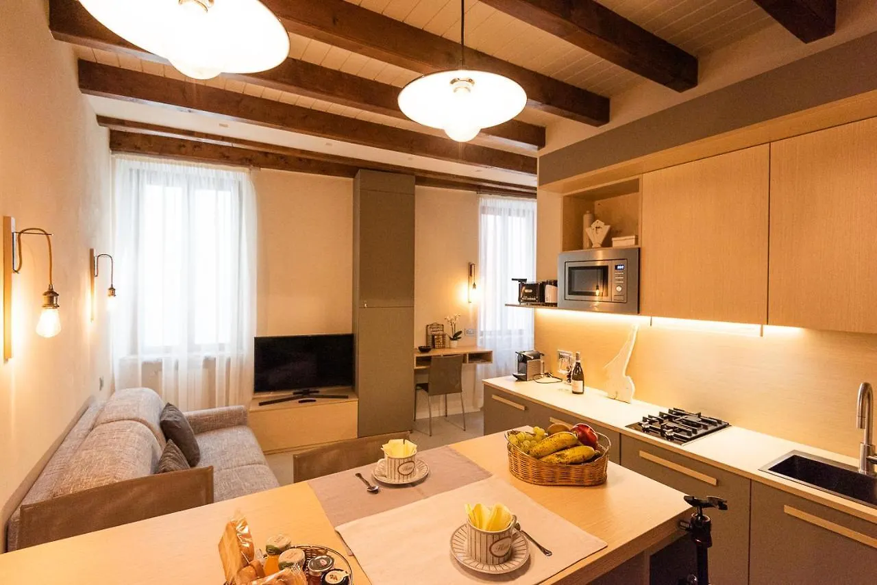 Dreamy Apartment Tre Corone Old Town Desenzano del Garda